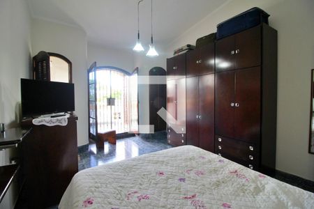 Casa à venda com 315m², 5 quartos e 4 vagasSuíte 2