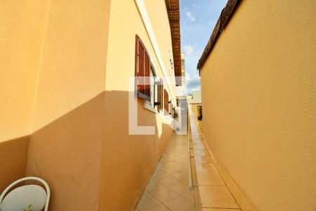 Casa à venda com 315m², 5 quartos e 4 vagasCorredor