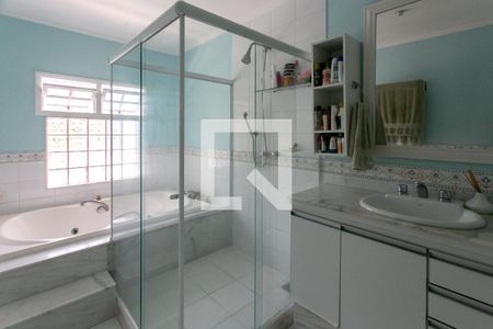 Casa de condomínio à venda com 617m², 6 quartos e 4 vagasBanheiro da Suíte 1