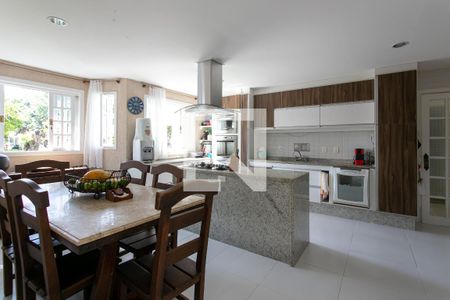 Casa de condomínio à venda com 617m², 6 quartos e 4 vagasCozinha