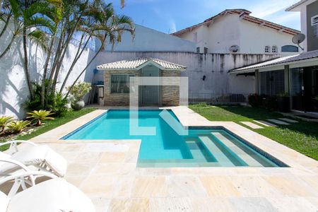 Casa de condomínio à venda com 617m², 6 quartos e 4 vagasPiscina
