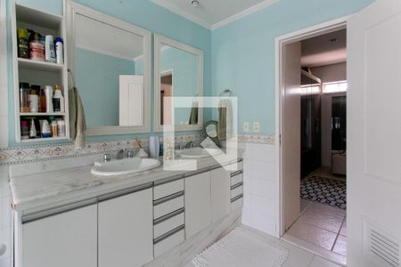 Casa de condomínio à venda com 617m², 6 quartos e 4 vagasBanheiro da Suíte 1