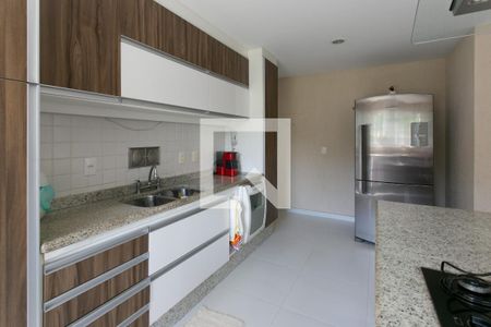 Casa de condomínio à venda com 617m², 6 quartos e 4 vagasCozinha