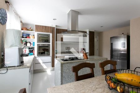 Casa de condomínio à venda com 617m², 6 quartos e 4 vagasCozinha