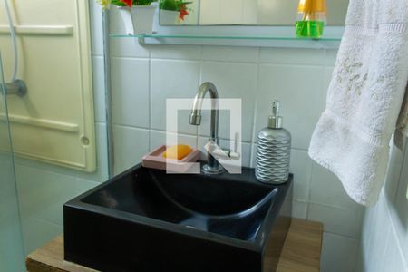 Banheiro de apartamento para alugar com 2 quartos, 47m² em Vila Arriete, São Paulo