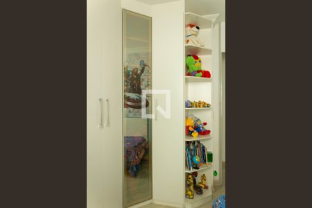 Quarto 2 de apartamento para alugar com 2 quartos, 47m² em Vila Arriete, São Paulo