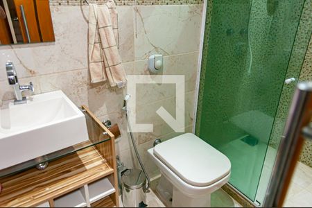 Casa à venda com 365m², 3 quartos e 2 vagas Casa à venda com 365m², 3 quartos e 2 vagasQuarto 1 - Suite