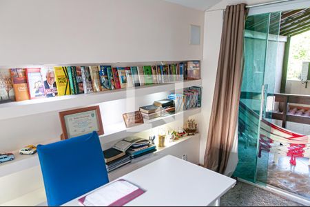 Casa à venda com 365m², 3 quartos e 2 vagas Casa à venda com 365m², 3 quartos e 2 vagasQuarto 2 - Suite