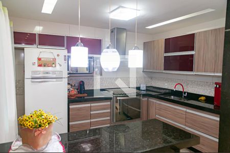 Casa à venda com 365m², 3 quartos e 2 vagas Casa à venda com 365m², 3 quartos e 2 vagasCozinha