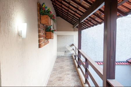 Casa à venda com 365m², 3 quartos e 2 vagas Casa à venda com 365m², 3 quartos e 2 vagasQuarto 2 - Varanda