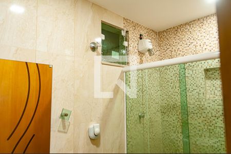 Casa à venda com 365m², 3 quartos e 2 vagas Casa à venda com 365m², 3 quartos e 2 vagasBanheiro