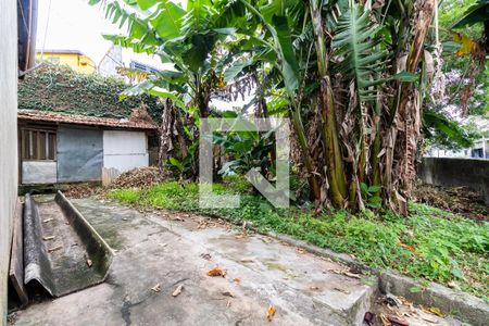 Casa para alugar com 112m², 2 quartos e 1 vaga Casa para alugar com 112m², 2 quartos e 1 vagaQuintal