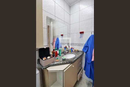 Casa à venda com 229m², 5 quartos e 3 vagasCasa 2 - Banheiro da Suíte