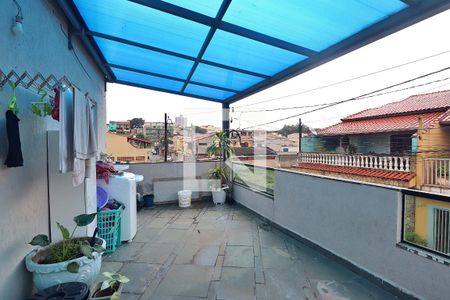 Casa à venda com 229m², 5 quartos e 3 vagasCasa 2 - Área de Serviço