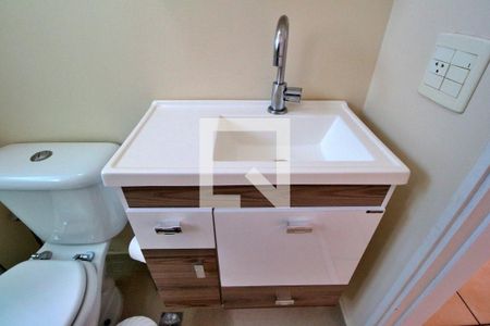 Apartamento à venda com 48m², 2 quartos e 1 vagaBanheiro - Pia e armário