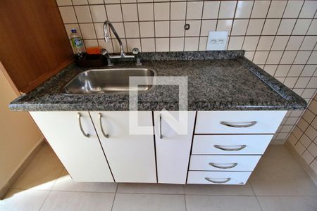 Apartamento à venda com 48m², 2 quartos e 1 vagaCozinha - Pia e armário