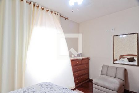 Casa à venda com 200m², 3 quartos e 2 vagasSuíte