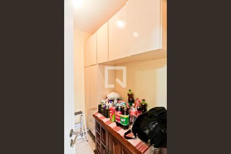 Casa à venda com 200m², 3 quartos e 2 vagasQuarto de Serviço