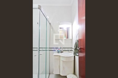 Casa à venda com 200m², 3 quartos e 2 vagasBanheiro