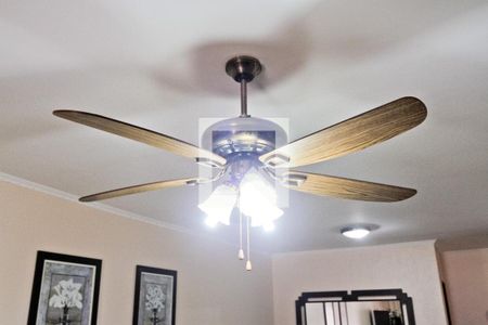 Sala de casa à venda com 3 quartos, 200m² em Vila Basileia, São Paulo