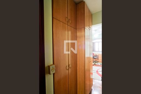 Casa à venda com 200m², 3 quartos e 2 vagasQuarto 2