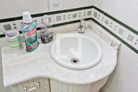 Casa à venda com 200m², 3 quartos e 2 vagasBanheiro