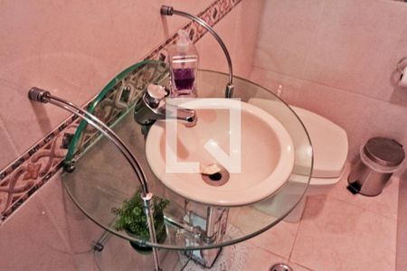 Casa à venda com 200m², 3 quartos e 2 vagasLavabo