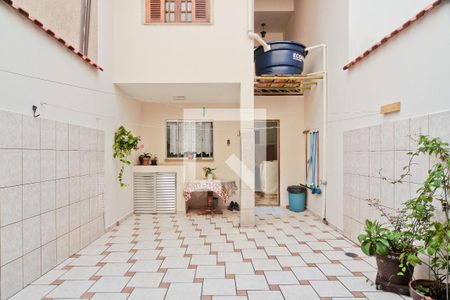 Casa à venda com 200m², 3 quartos e 2 vagasQuintal