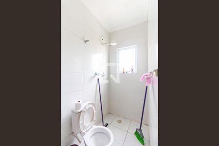 Casa à venda com 68m², 2 quartos e 2 vagasBanheiro da Suíte 1