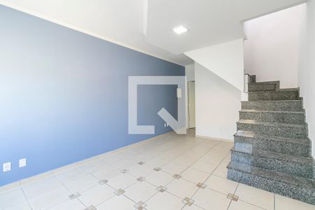 Sala de casa à venda com 3 quartos, 108m² em Vila Carrao, São Paulo