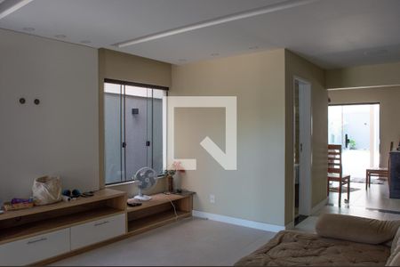 Sala de casa de condomínio para alugar com 4 quartos, 260m² em Guaratiba, Rio de Janeiro