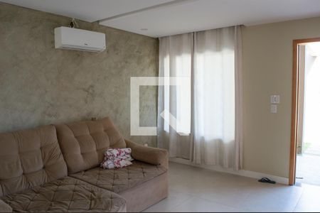 Sala de casa de condomínio para alugar com 4 quartos, 260m² em Guaratiba, Rio de Janeiro