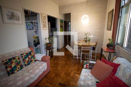 Apartamento à venda com 66m², 2 quartos e sem vagaSala