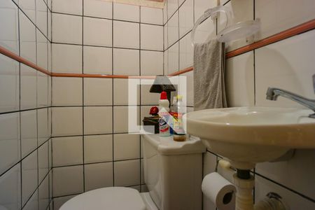 Casa de condomínio para alugar com 300m², 4 quartos e 1 vaga Casa de condomínio para alugar com 300m², 4 quartos e 1 vagaBanheiro da Suíte 1