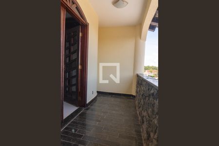Casa à venda com 580m², 7 quartos e 5 vagas Casa à venda com 580m², 7 quartos e 5 vagasCasa 1 - Varanda da Suíte Master