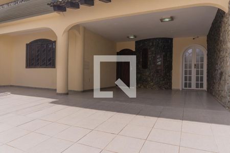Casa à venda com 580m², 7 quartos e 5 vagas Casa à venda com 580m², 7 quartos e 5 vagasGaragem