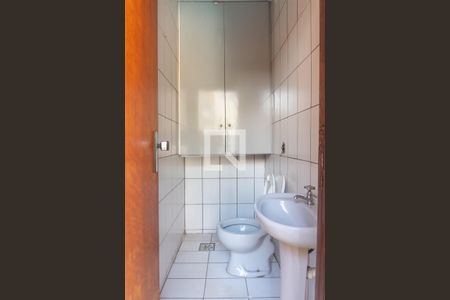 Casa à venda com 580m², 7 quartos e 5 vagas Casa à venda com 580m², 7 quartos e 5 vagasCasa 2 - Banheiro Social