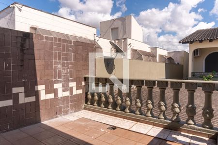 Casa à venda com 580m², 7 quartos e 5 vagas Casa à venda com 580m², 7 quartos e 5 vagasCasa 2 - Varanda da Sala