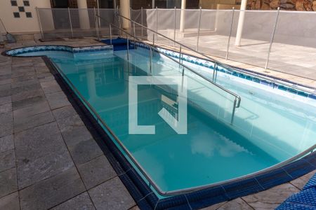 Casa à venda com 580m², 7 quartos e 5 vagas Casa à venda com 580m², 7 quartos e 5 vagasPiscina