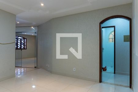 Casa à venda com 580m², 7 quartos e 5 vagas Casa à venda com 580m², 7 quartos e 5 vagasCasa 1 - Sala de Estar