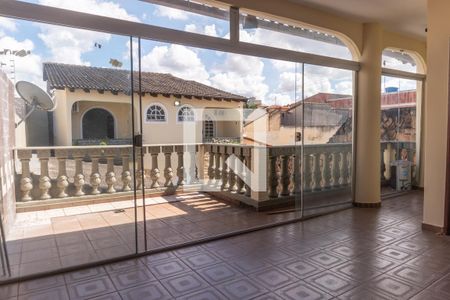 Casa à venda com 580m², 7 quartos e 5 vagas Casa à venda com 580m², 7 quartos e 5 vagasCasa 2 - Sala