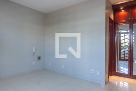 Casa à venda com 580m², 7 quartos e 5 vagas Casa à venda com 580m², 7 quartos e 5 vagasCasa 1 - Suíte Master