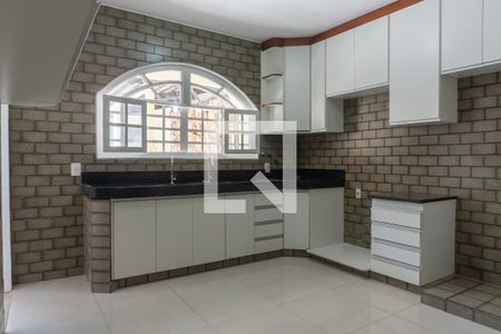 Casa à venda com 580m², 7 quartos e 5 vagas Casa à venda com 580m², 7 quartos e 5 vagasCasa 1 - Cozinha