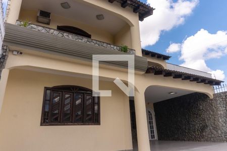 Casa à venda com 580m², 7 quartos e 5 vagas Casa à venda com 580m², 7 quartos e 5 vagasFachada da Casa