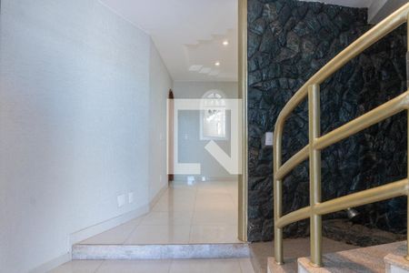 Casa à venda com 580m², 7 quartos e 5 vagas Casa à venda com 580m², 7 quartos e 5 vagasCasa 1 - Entrada