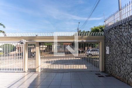 Casa à venda com 580m², 7 quartos e 5 vagas Casa à venda com 580m², 7 quartos e 5 vagasCasa 1 - Vista da Sala de TV