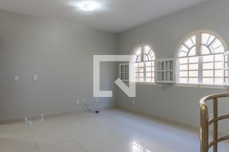Casa à venda com 580m², 7 quartos e 5 vagas Casa à venda com 580m², 7 quartos e 5 vagasCasa 1 - Sala