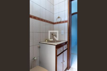 Casa à venda com 580m², 7 quartos e 5 vagas Casa à venda com 580m², 7 quartos e 5 vagasCasa 1 - Banheiro Social