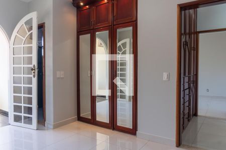 Casa à venda com 580m², 7 quartos e 5 vagas Casa à venda com 580m², 7 quartos e 5 vagasCasa 1 - Suíte 2