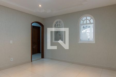 Casa à venda com 580m², 7 quartos e 5 vagas Casa à venda com 580m², 7 quartos e 5 vagasCasa 1 - Sala de Estar